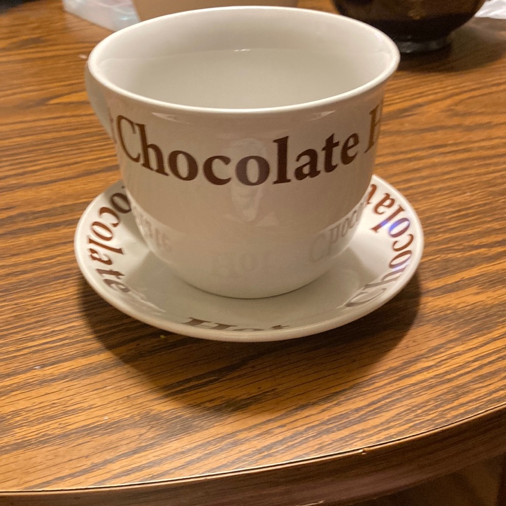 Hot chocolate large mug and saucer in excellent condition